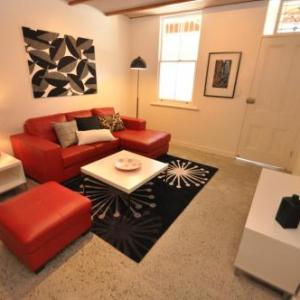 Camperdown Self-Contained Modern Two-Bedroom Apartment (21 BRIGS)