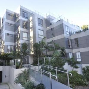 NORTH SYDNEY FULLY SELF CONTAINED MODERN 2 BED APARTMENT (16WAL)