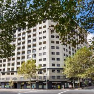 Surry Hills Fully Self Contained Modern 1 Bed Apartment (1012ELZ)