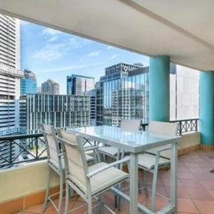 One Bedroom Apartment Hosking Place - HOSK2