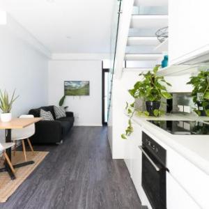 Hip one-bedroom house in inner Sydney