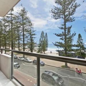 Manly Sandgate by the beach