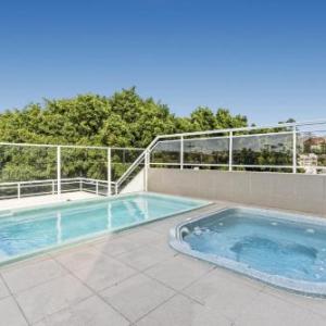 Cosy studio apartment seconds from Manly Beach