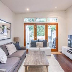 Stunning Townhouse- Quiet Street Close to CBD Sydney New South Wales