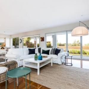 Sydney Seaside Contemporary Executive Living