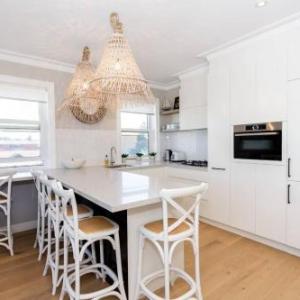 BONDI BREEZE-hosted by:L'Abode Accommodation Sydney New South Wales