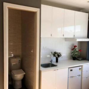Traveler's Affordable Studio Unit (Beverly Hills)