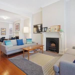 Spacious Victorian With Harbour View Terrace