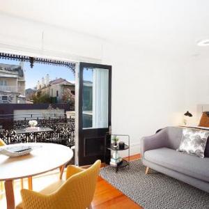 Tasteful Modern Studio 2.3Km From City Centre