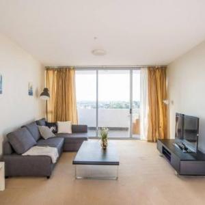 Comfy Apt with parking in the heart of Hurstville