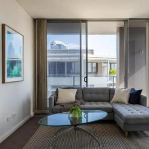 Modern Harbourside Apartment With A View