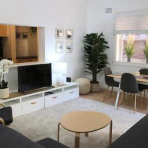 Luxury Double Bay Flat by Harbour Pool