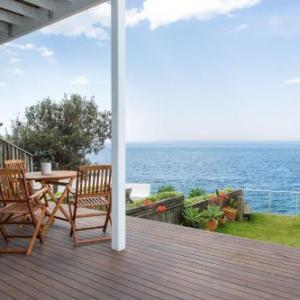 Unbelievable Clifftop Townhouse with Ocean Views