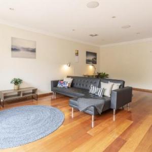 Pet Friendly Home Away From Home - Willoughby Sydney