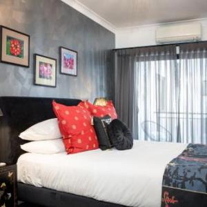 Boutique Two-Bed Apartment with Balcony and Parking