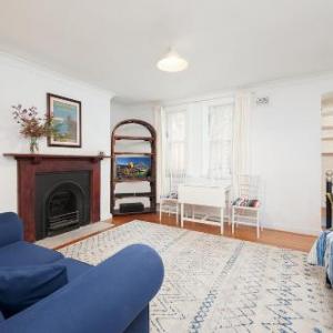 Charming Centrally Located 2 Bedroom Accommodation