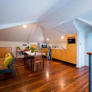 Quiet Private Studio In Strathfield with Kitchenette and Private Bathroom 3min to Station sleeps 6