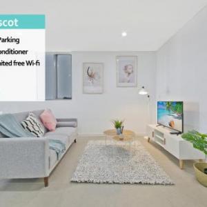 Mascot Spacious Brand New 2Bed +Parking NMA260-6