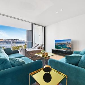 Darling Harbour Waterfront Luxury Apartment