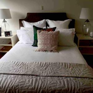 1-Bed room in 2-bed rooms Apartment Double Bay