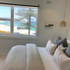 D'Luxe Designer Den Bondi-Ocean View apartment