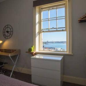 2 Bedroom Harbour View at the Rocks heart of CBD