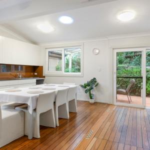 Spacious & Relaxed 4 Bed House - Pets Welcome Sydney