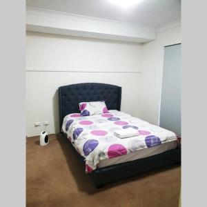 Convenient one bedroom apartment close to city