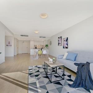 KOZYGURU NORTH RYDE MACQUARIE PARK 2 BEDROOM APT + FREE PARKING NNR009